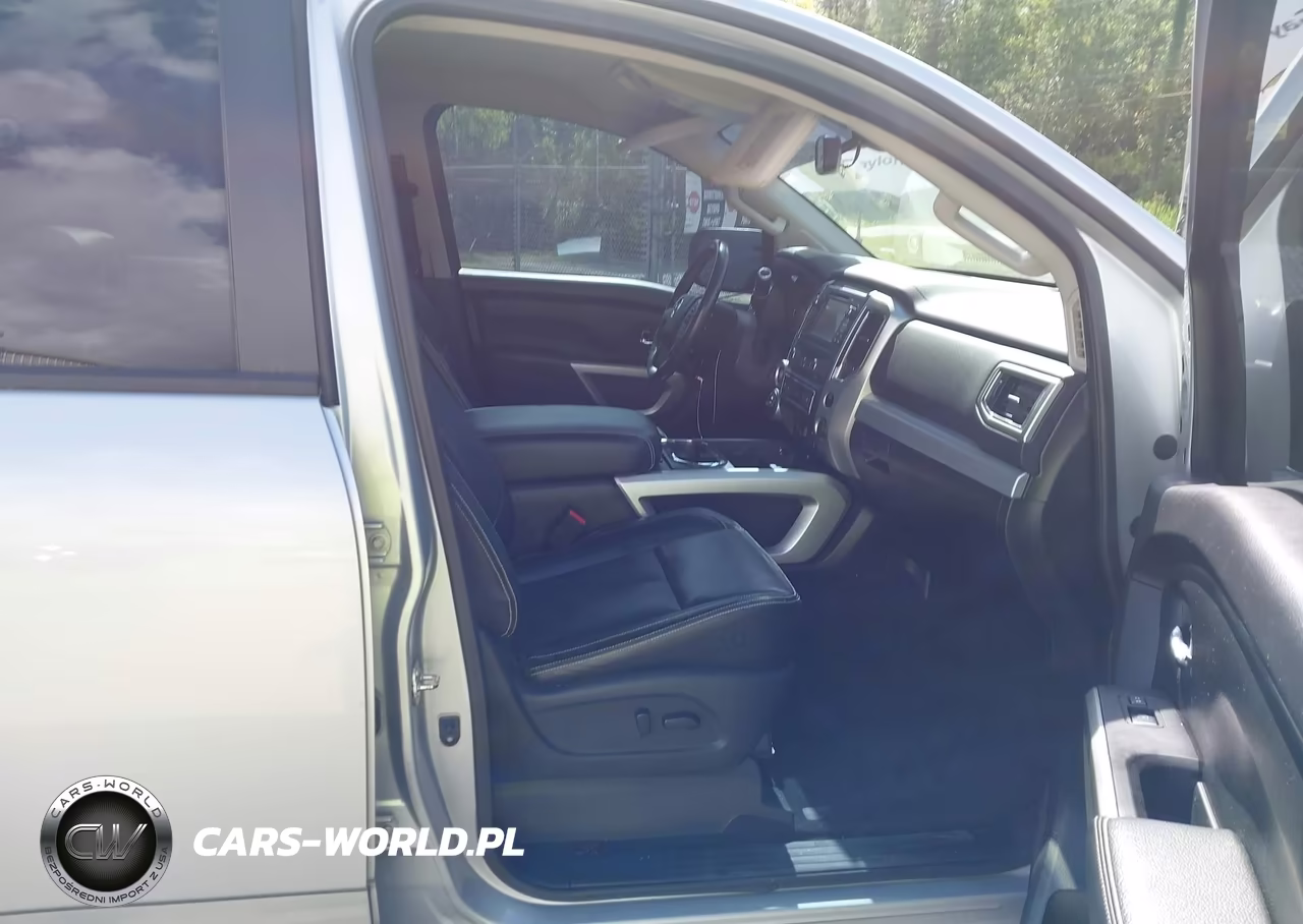 2018 Nissan Titan Pro-4X VIN:1N6AA1E57JN525943 - 5