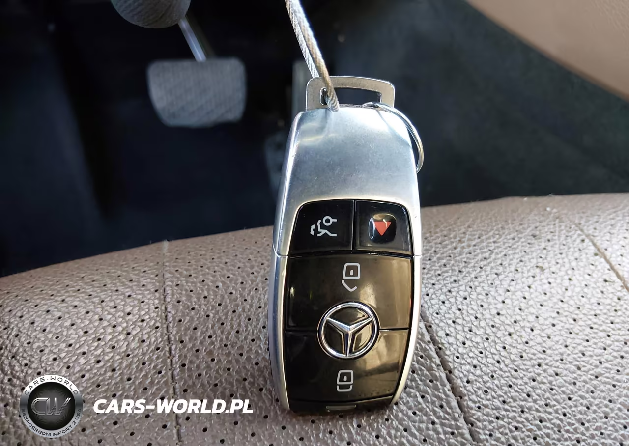 2017 Mercedes-Benz E 300 VIN:WDDZF4JB3HA140679 - 11