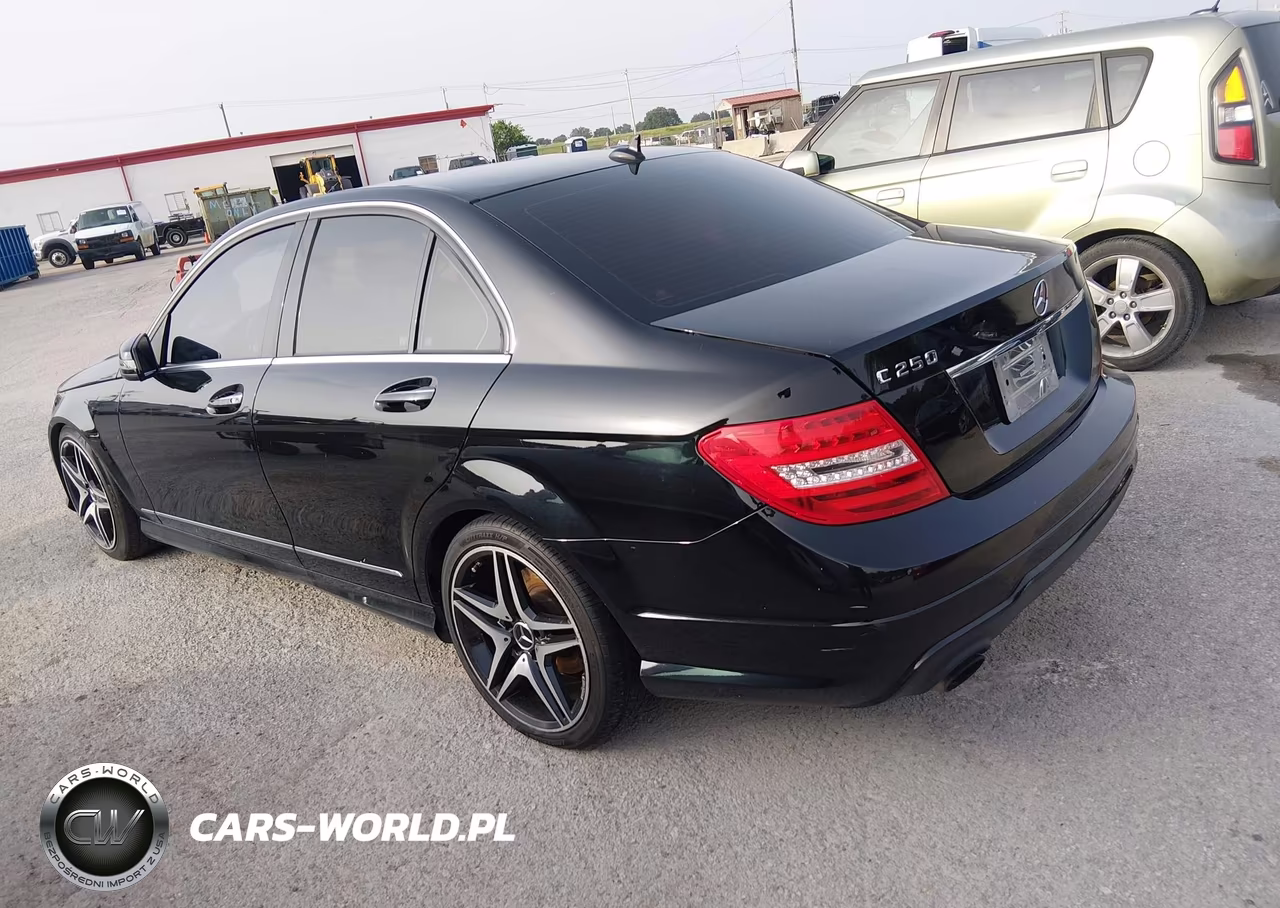 2013 Mercedes-Benz C 250 Sport VIN:WDDGF4HB4DR285044 - 3