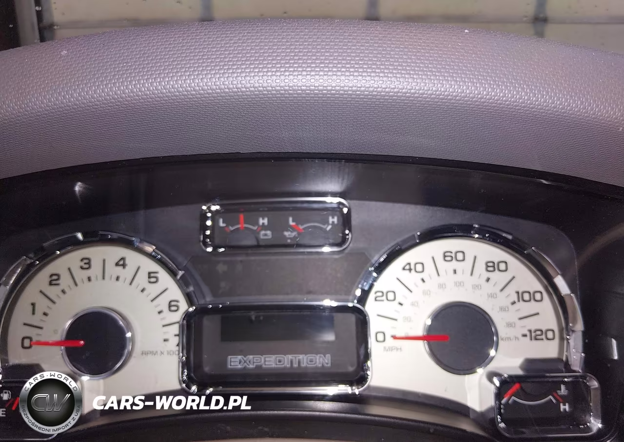 2011 Ford Expedition Xlt VIN:1FMJU1J50BEF32567 - 16