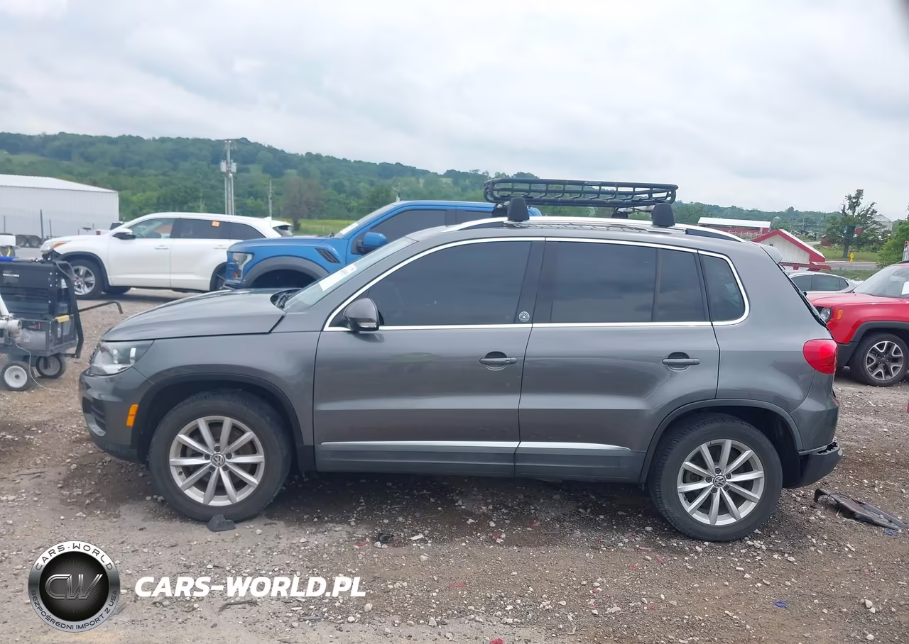 2017 Volkswagen Tiguan 2.0T Wolfsburg Edition VIN:WVGRV7AX0HK031211 - 14