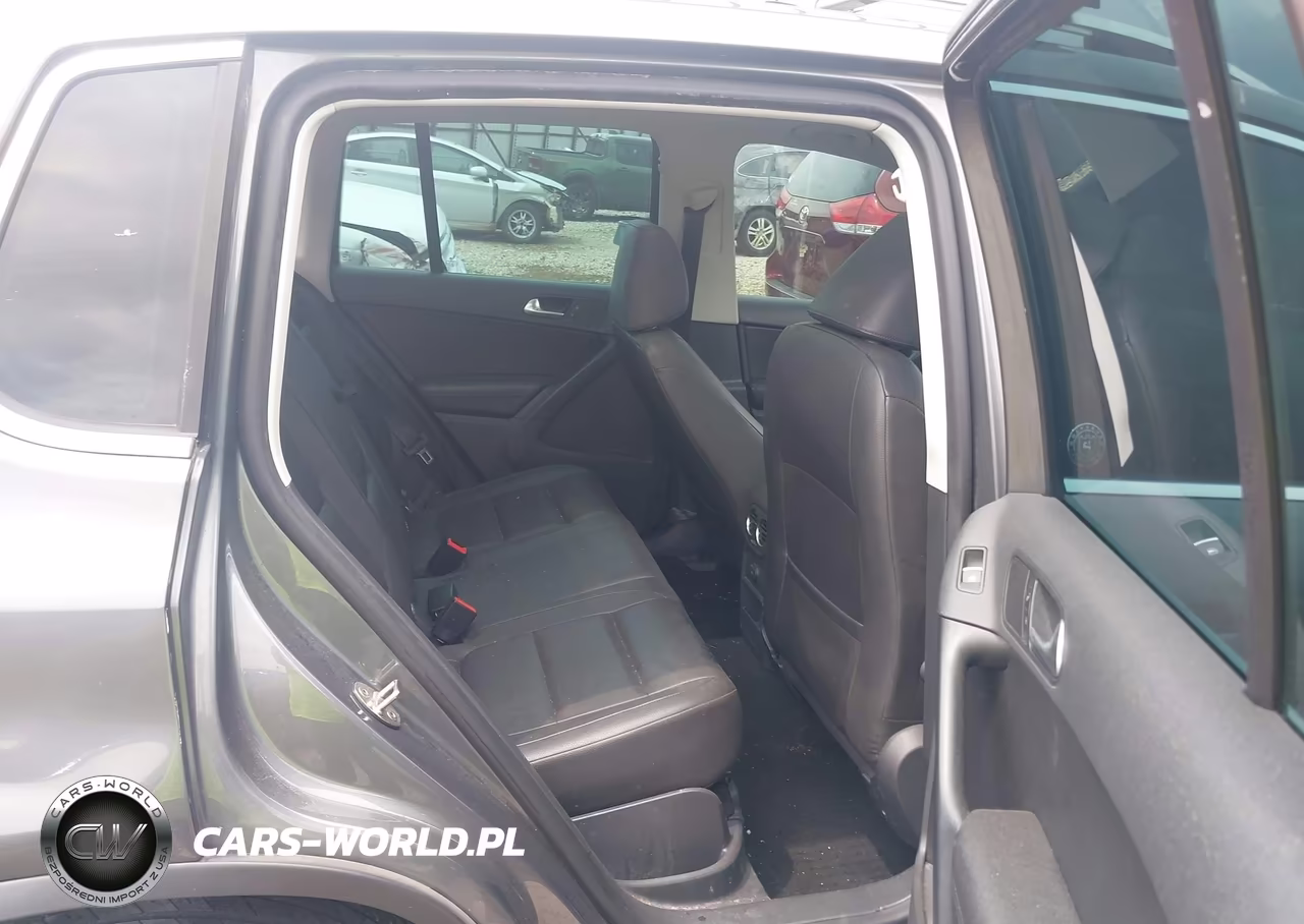 2017 Volkswagen Tiguan 2.0T Wolfsburg Edition VIN:WVGRV7AX0HK031211 - 8