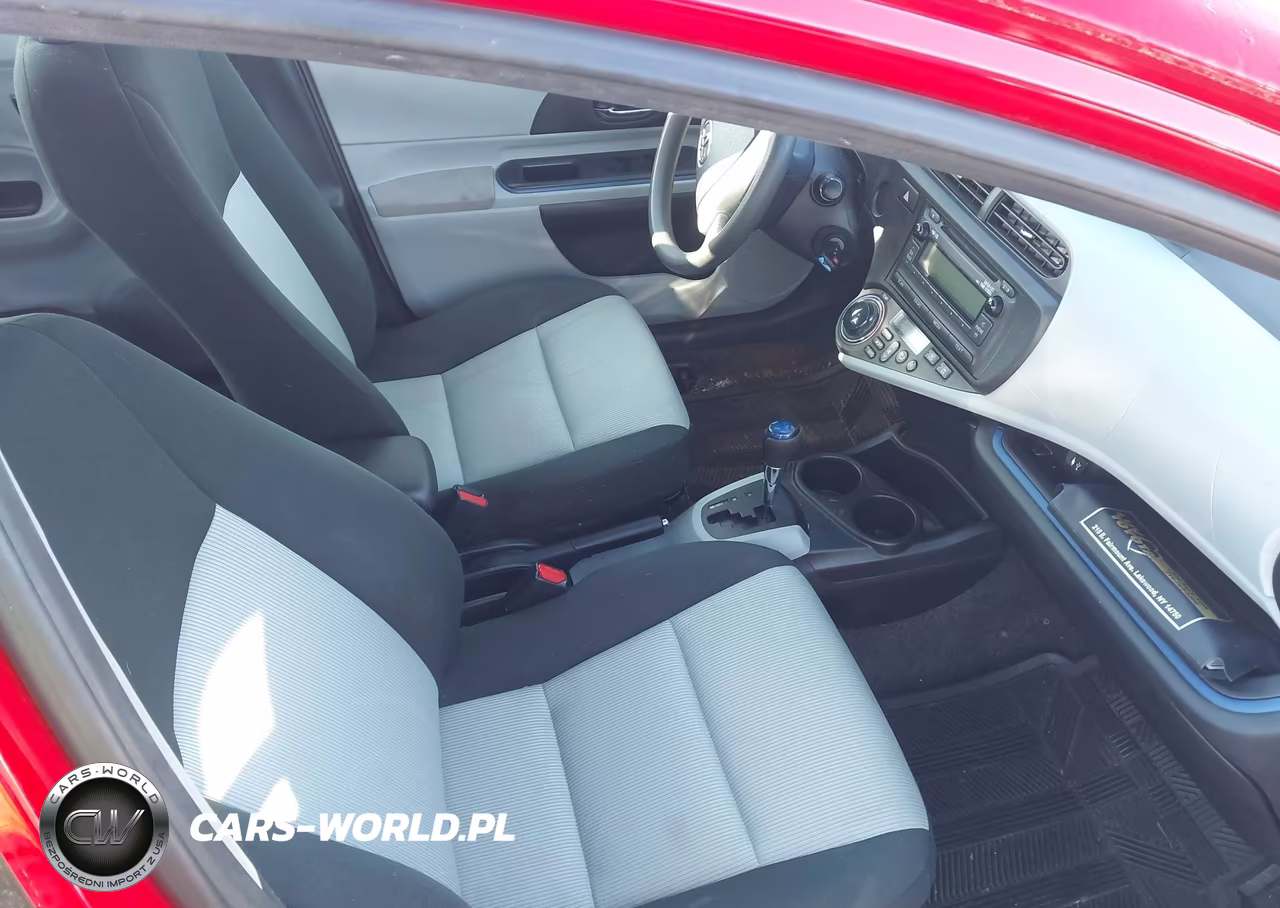 2012 Toyota Prius C Two VIN:JTDKDTB30C1503936 - 5