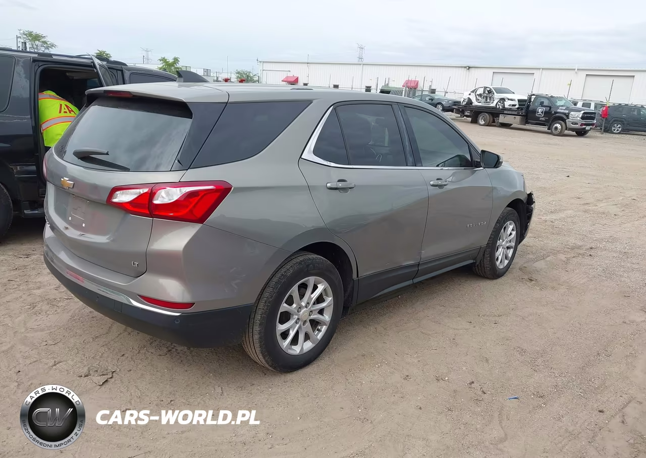 2018 Chevrolet Equinox Lt VIN:3GNAXJEV7JS557452 - 4