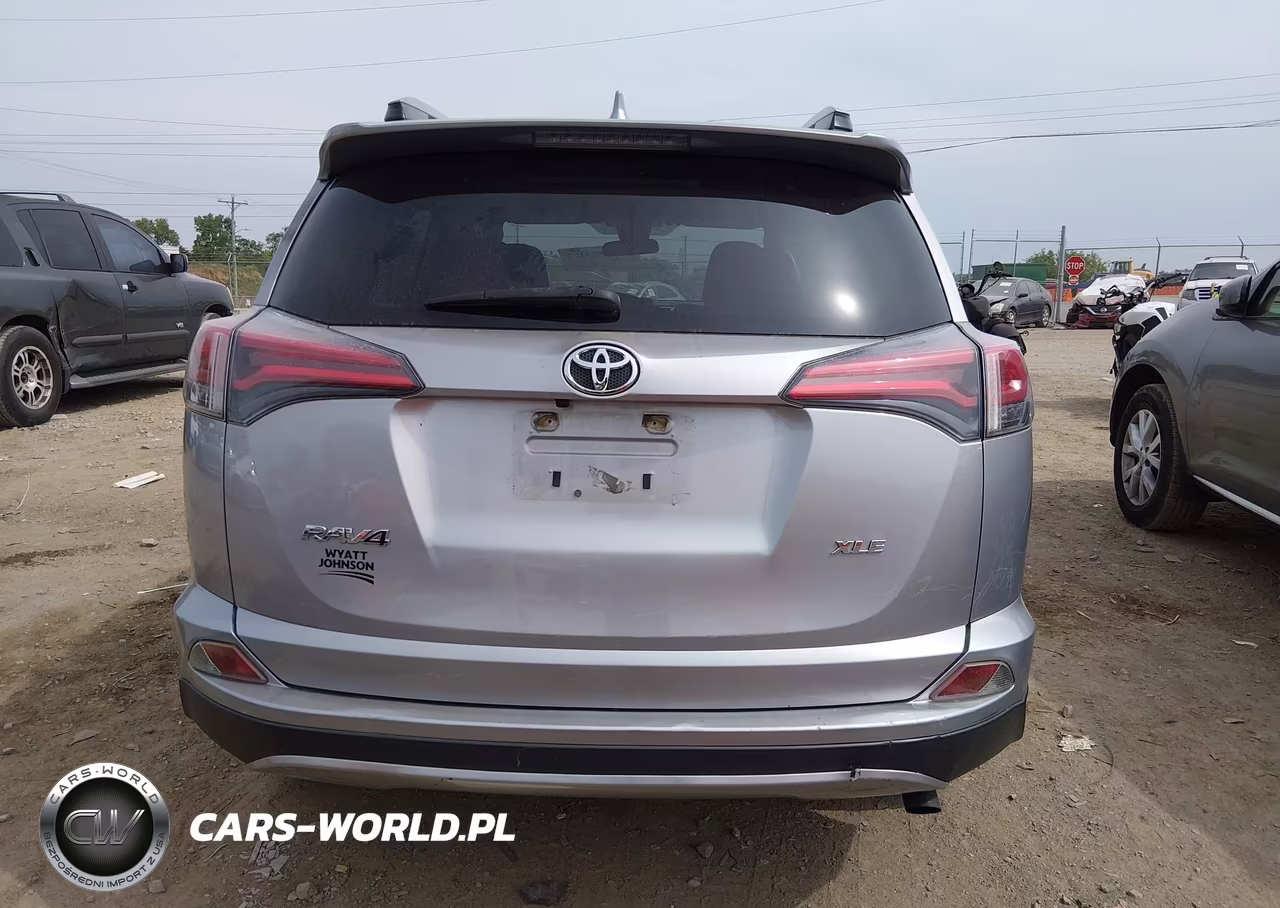 2018 Toyota Rav4 Xle VIN:JTMWFREV3JJ202506 - 16