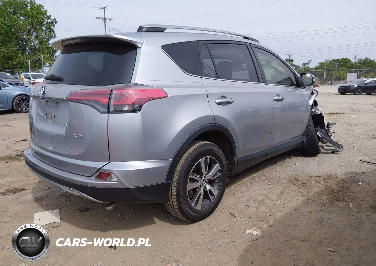 2018 Toyota Rav4 Xle VIN:JTMWFREV3JJ202506 - 4