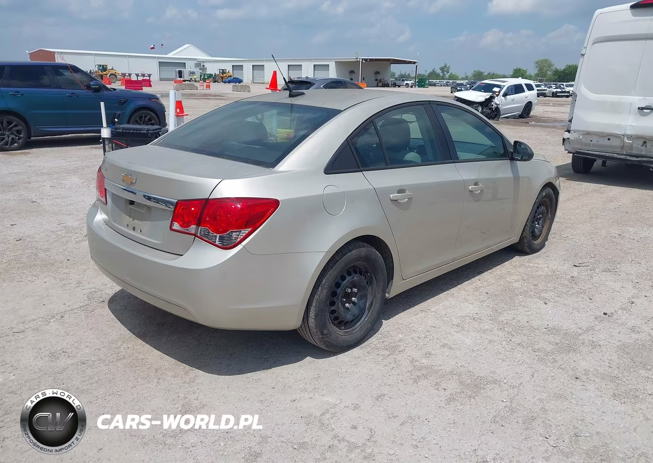 2013 Chevrolet Cruze Ls Auto VIN:1G1PA5SH6D7156447 - 4