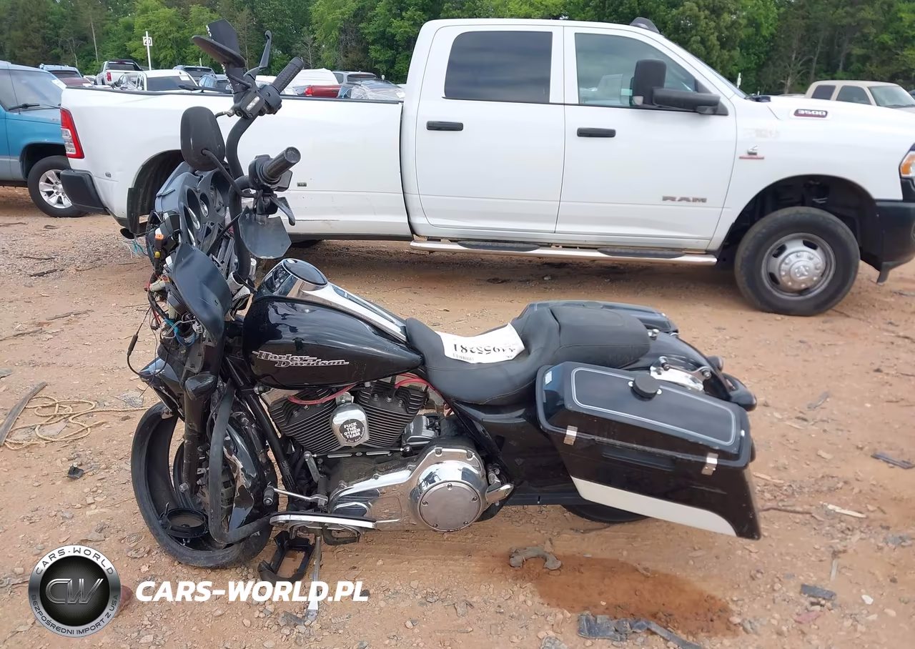 2013 Harley-Davidson Flhx Street Glide VIN:1HD1KBM13DB630956 - 11