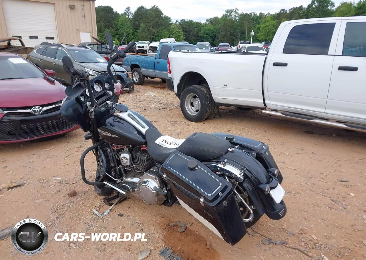 2013 Harley-Davidson Flhx Street Glide VIN:1HD1KBM13DB630956 - 4