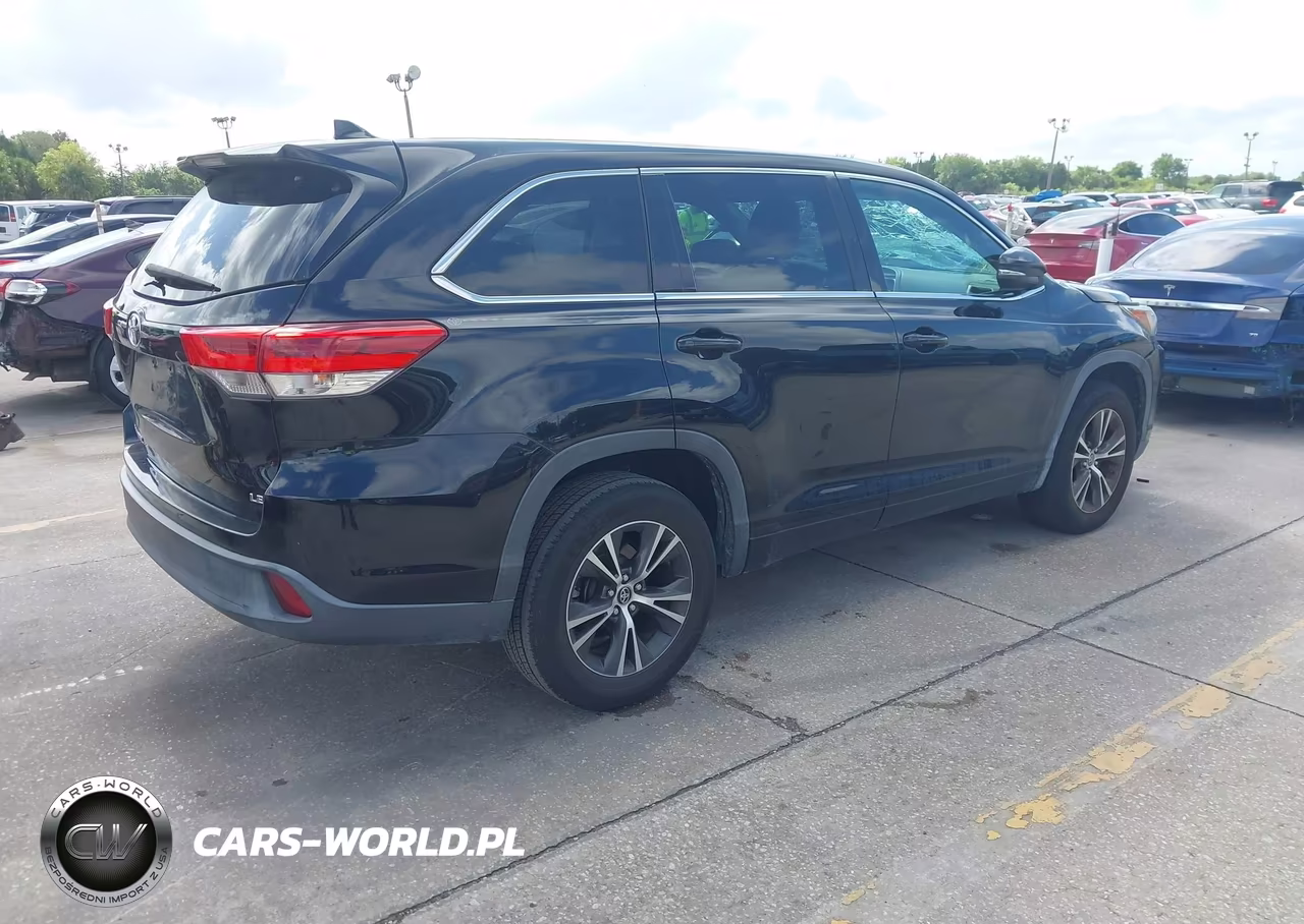 2018 Toyota Highlander Le Plus VIN:5TDZZRFH4JS286125 - 4