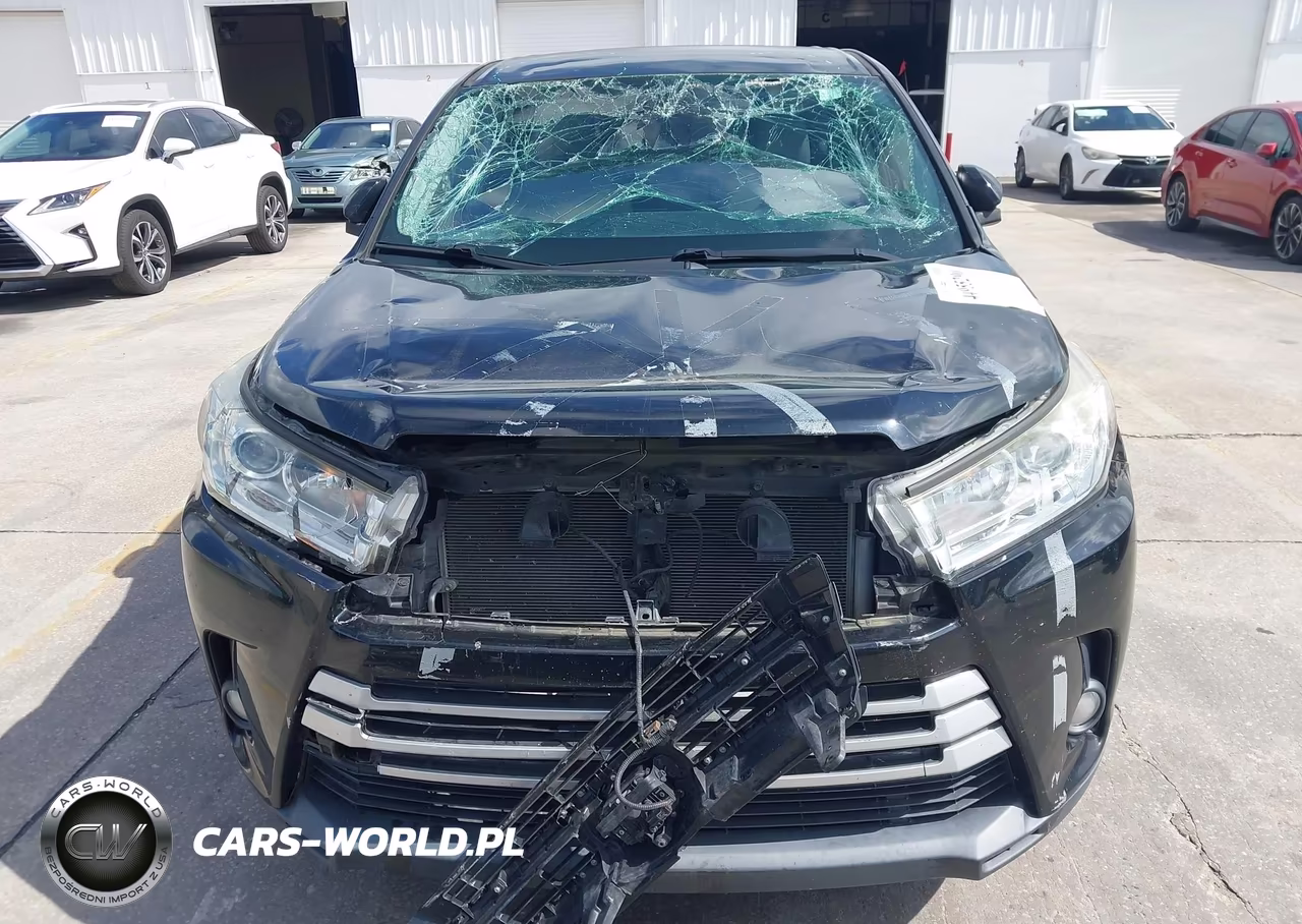 2018 Toyota Highlander Le Plus VIN:5TDZZRFH4JS286125 - 6