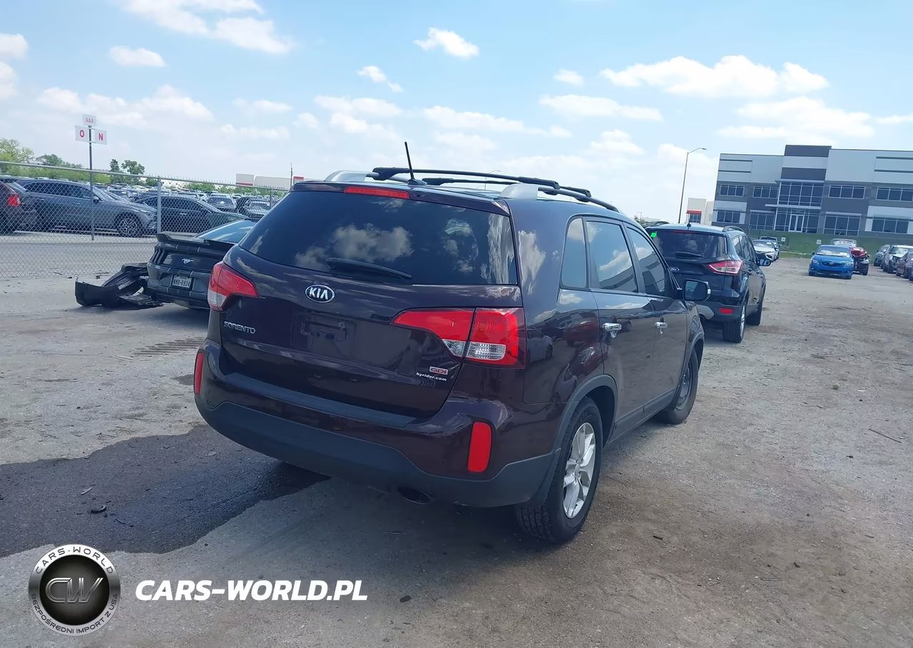 2015 Kia Sorento Lx VIN:5XYKT4A62FG622788 - 4