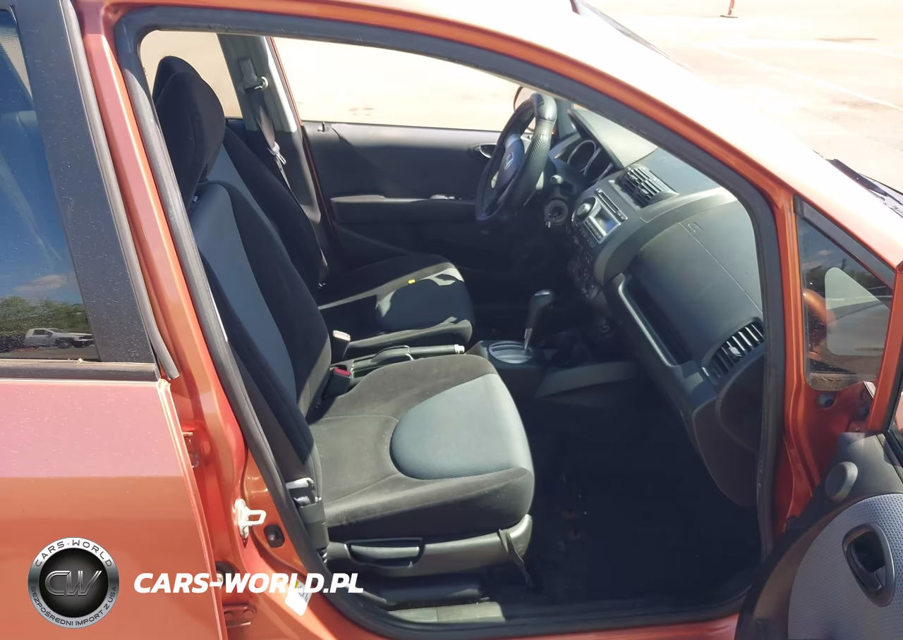2008 Honda Fit Sport VIN:JHMGD38628S070370 - 5