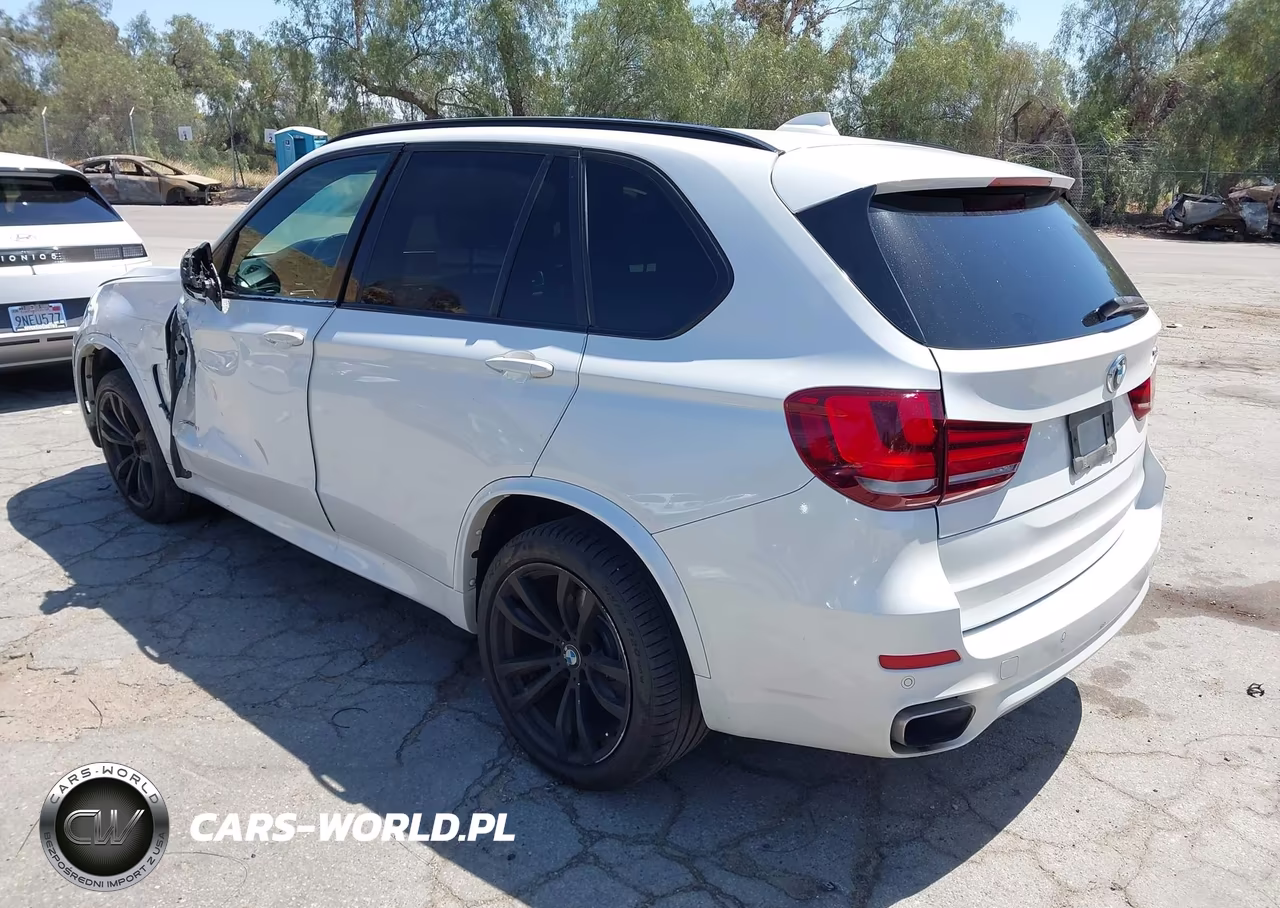 2018 BMW X5 xDrive35I VIN:5UXKR0C50J0X95329 - 3