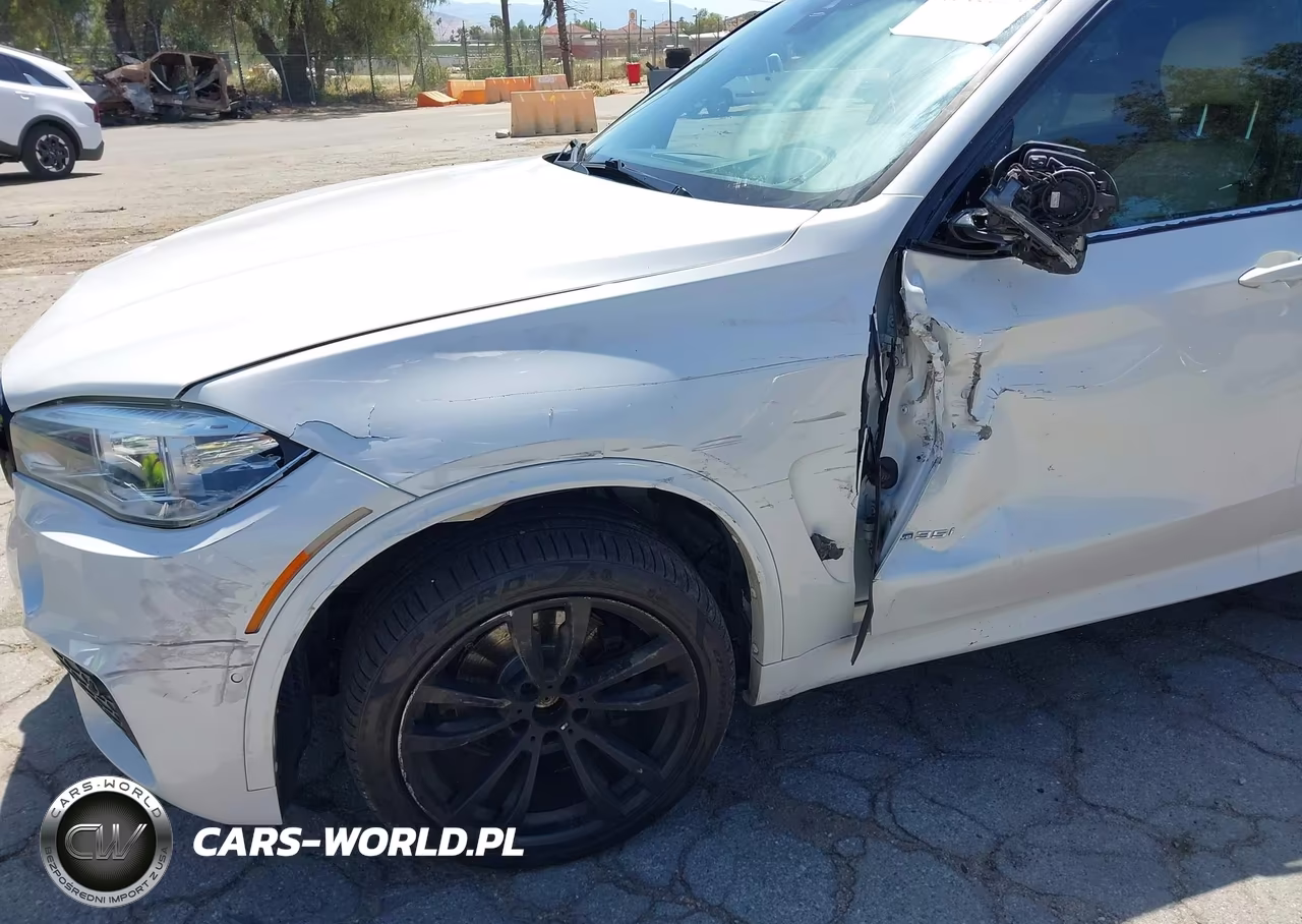 2018 BMW X5 xDrive35I VIN:5UXKR0C50J0X95329 - 6