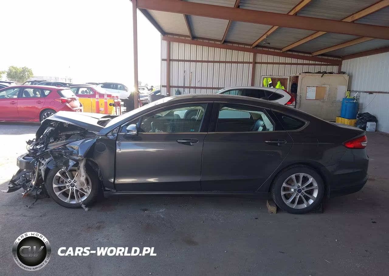 2017 Ford Fusion Energi Se Luxury VIN:3FA6P0PUXHR184007 - 13