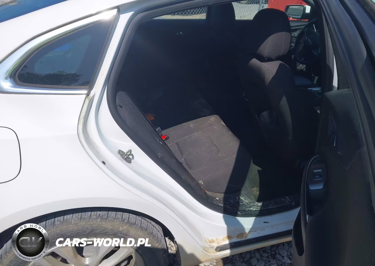 2018 Chevrolet Malibu Lt VIN:1G1ZD5ST7JF153773 - 8
