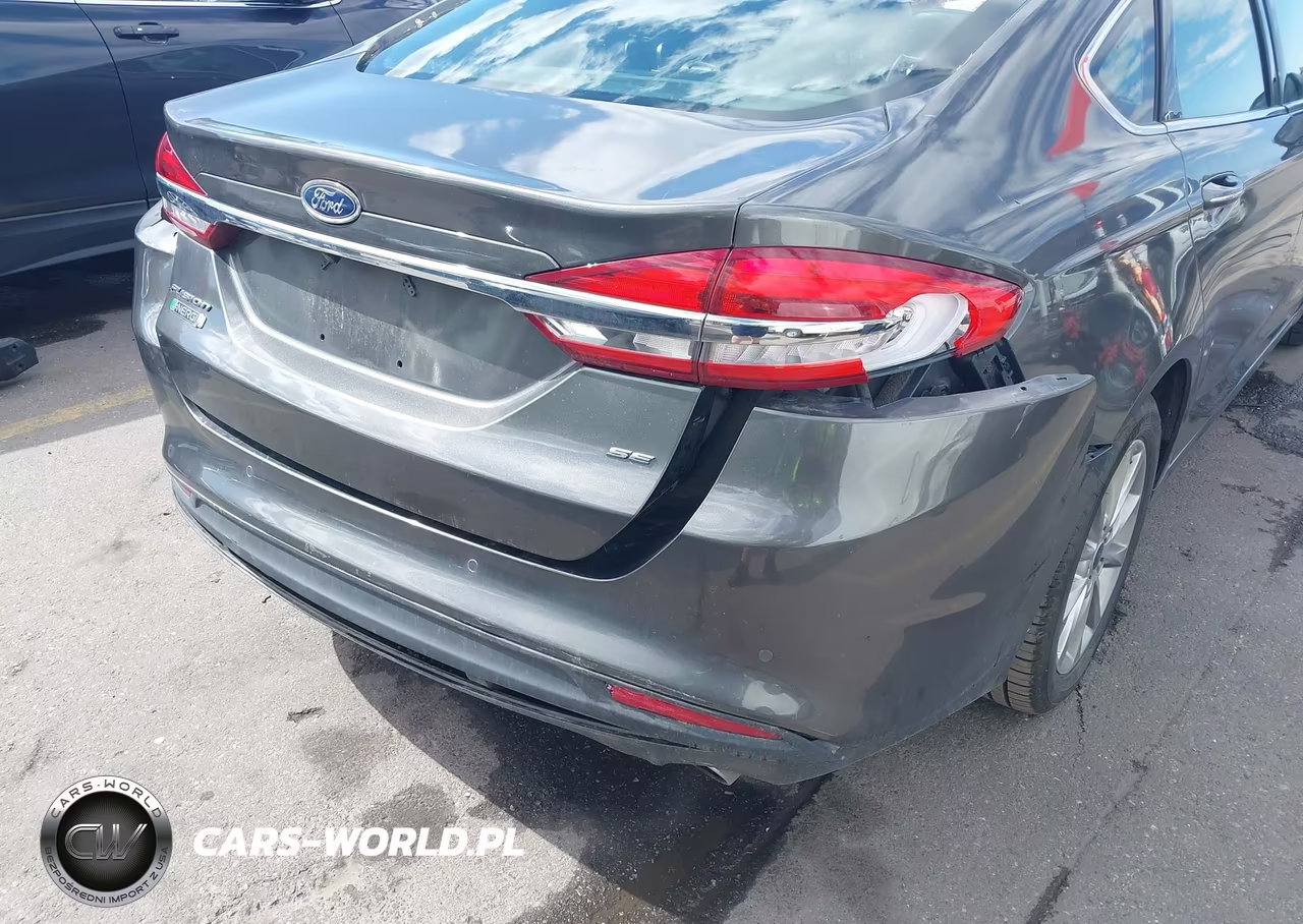 2017 Ford Fusion Energi Se Luxury VIN:3FA6P0PUXHR329921 - 17