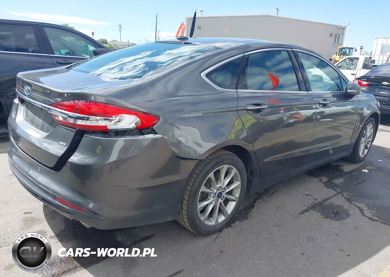 2017 Ford Fusion Energi Se Luxury VIN:3FA6P0PUXHR329921 - 4