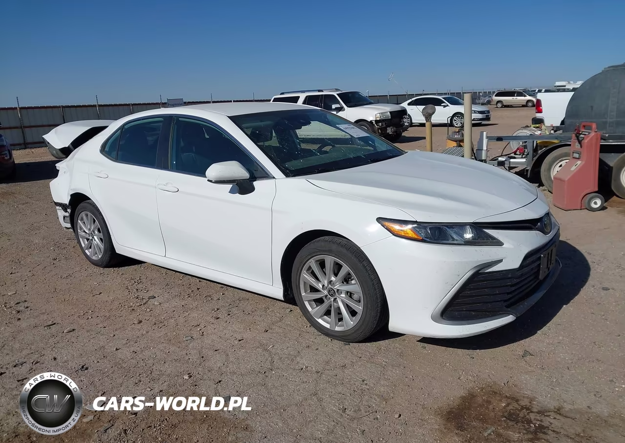 2023 Toyota Camry Le – zdjęcie 1 z 18