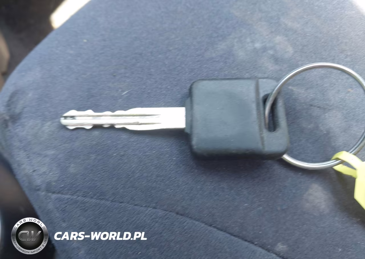 2008 Nissan Versa 1.8S VIN:3N1BC13E28L416906 - 11