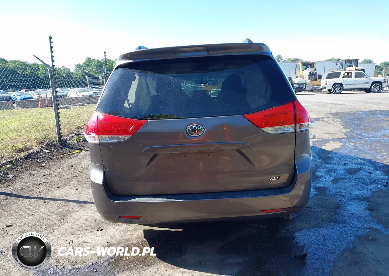 2014 Toyota Sienna Xle V6 8 Passenger VIN:5TDYK3DCXES427855 - 17