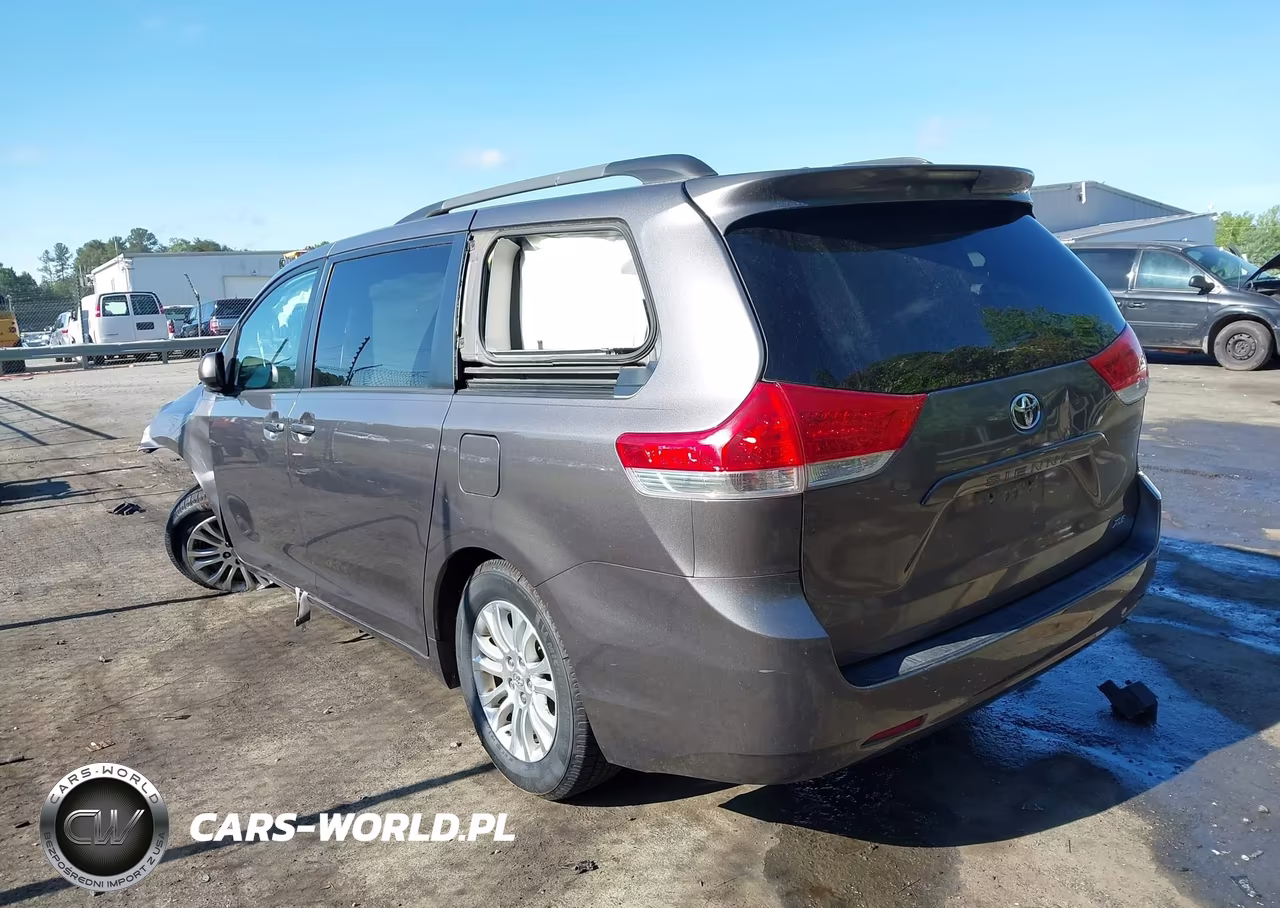 2014 Toyota Sienna Xle V6 8 Passenger VIN:5TDYK3DCXES427855 - 3