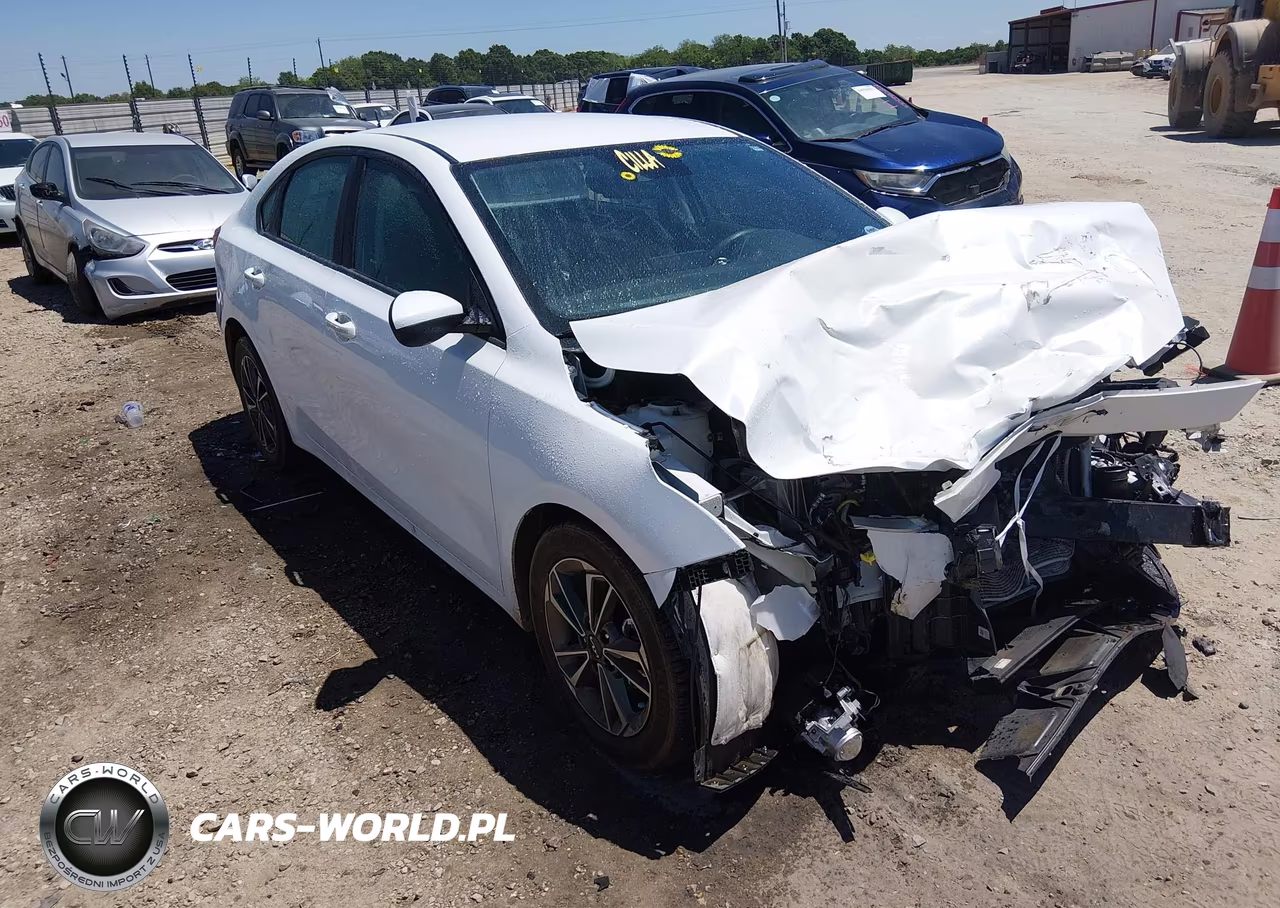 2024 Kia Forte Lxs – zdjęcie 1 z 16
