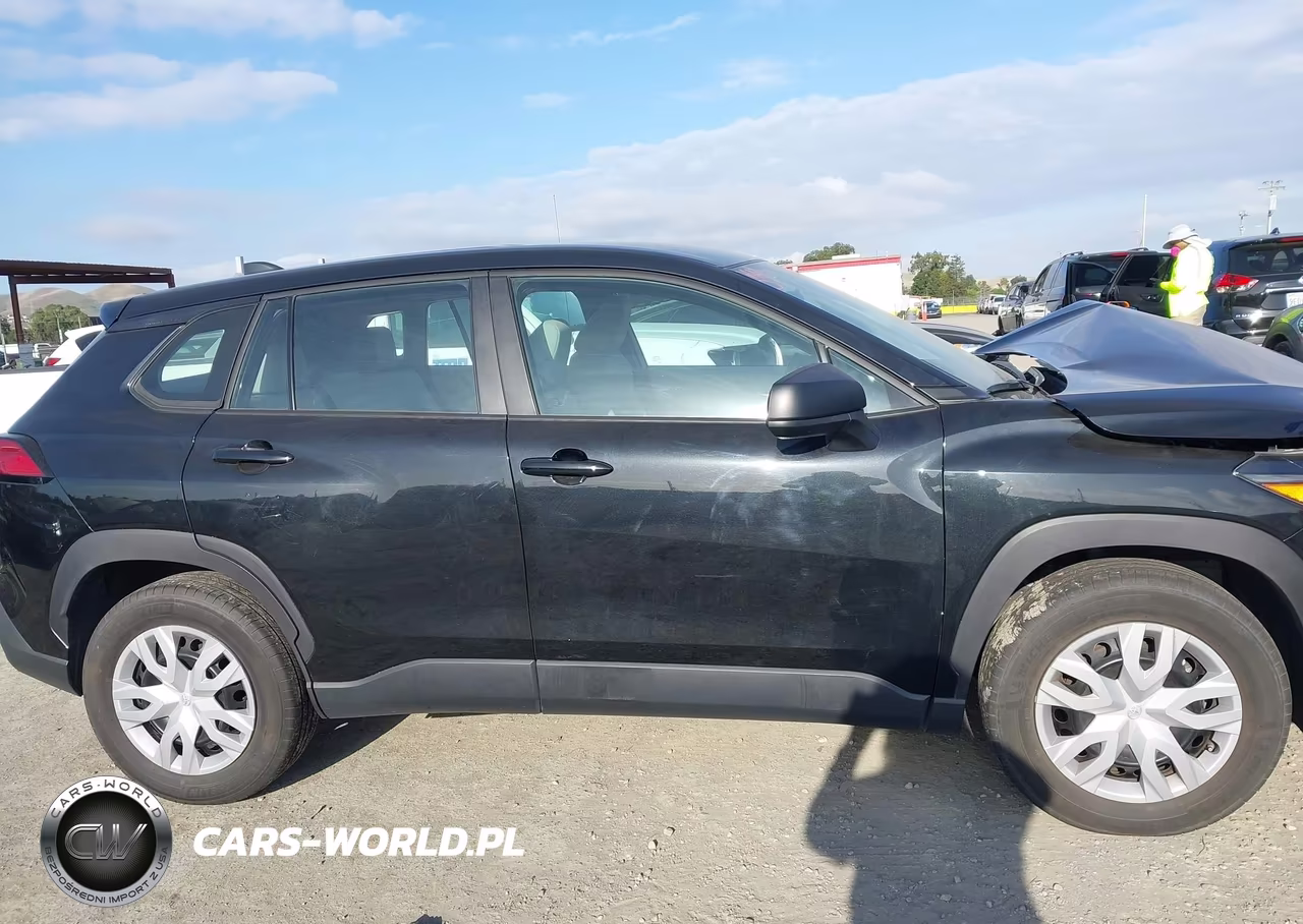 2022 Toyota Corolla Cross L VIN:7MUAAAAG5NV027210 - 13