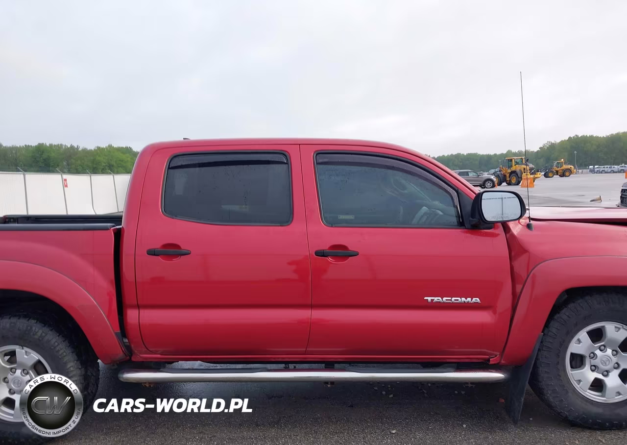 2015 Toyota Tacoma Base V6 VIN:5TFLU4EN3FX114197 - 13