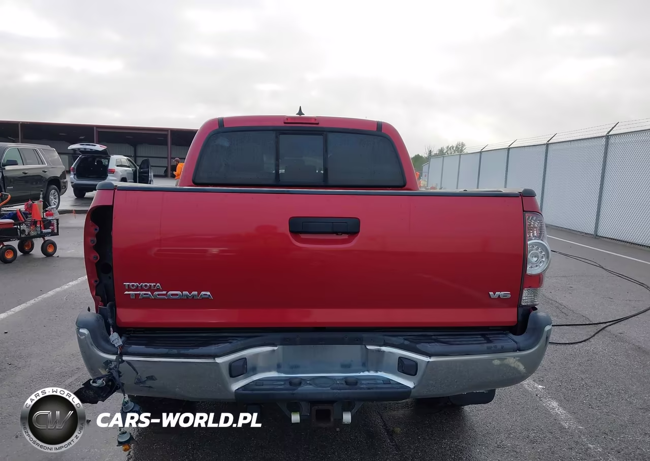 2015 Toyota Tacoma Base V6 VIN:5TFLU4EN3FX114197 - 16