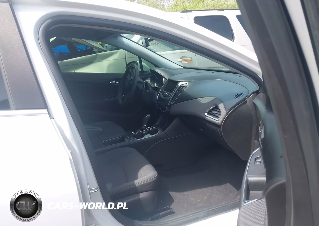 2019 Chevrolet Cruze Lt VIN:3G1BE6SM0KS547111 - 5