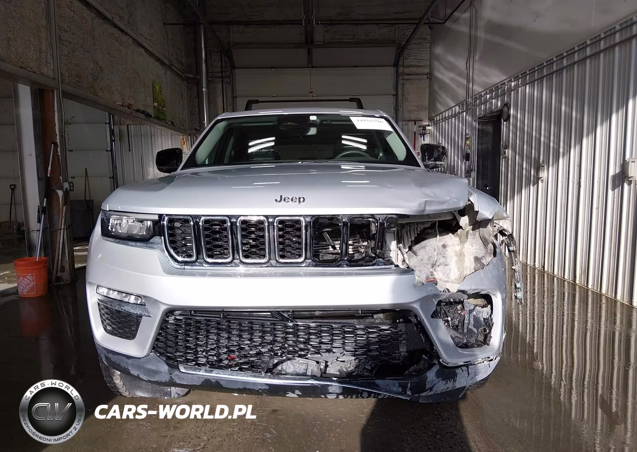 2023 Jeep Grand Cherokee Limited 4X4 VIN:1C4RJHBG1P8741900 - 12