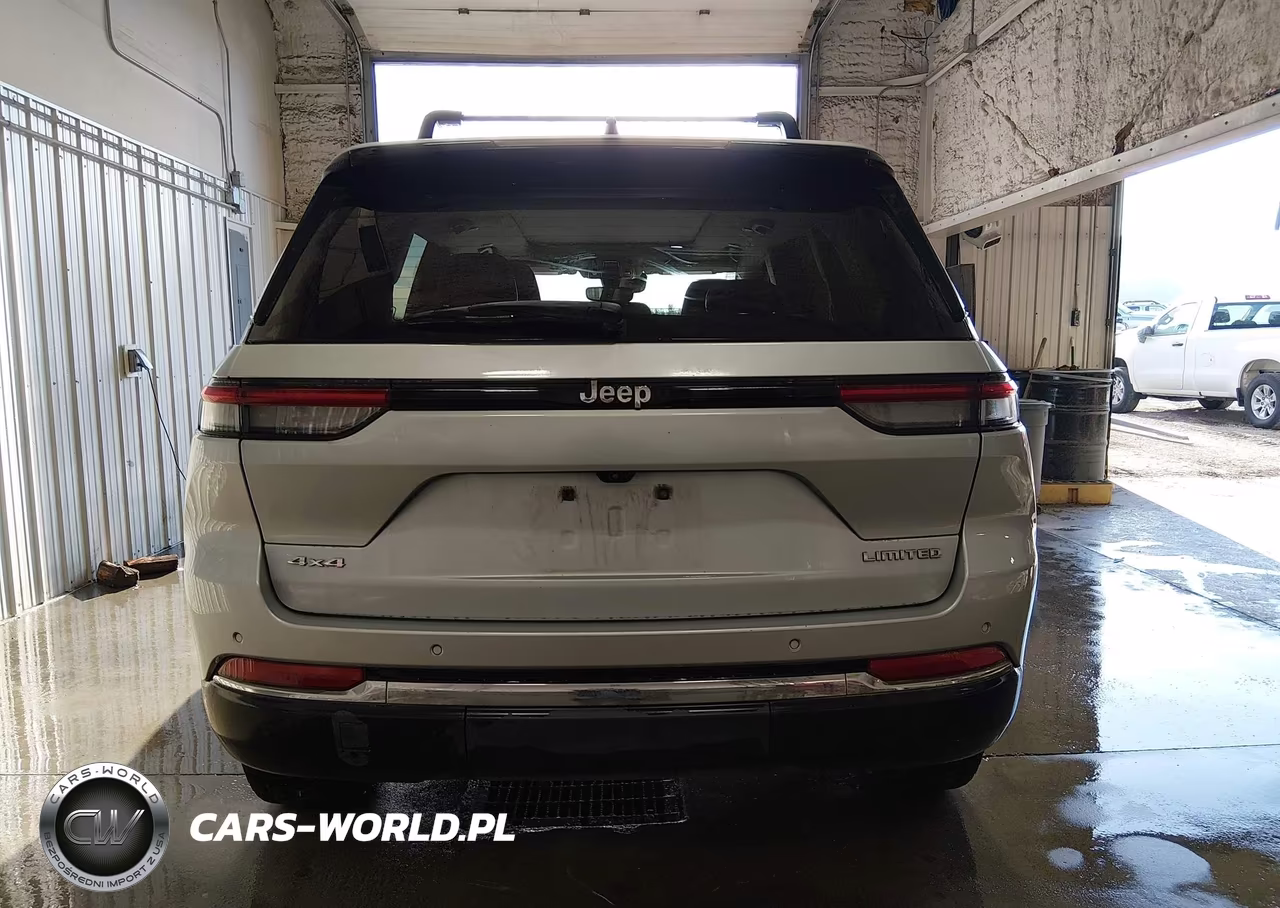 2023 Jeep Grand Cherokee Limited 4X4 VIN:1C4RJHBG1P8741900 - 16