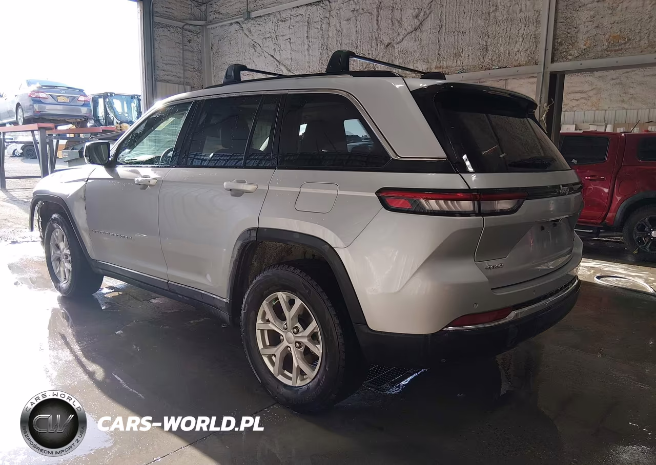 2023 Jeep Grand Cherokee Limited 4X4 VIN:1C4RJHBG1P8741900 - 3