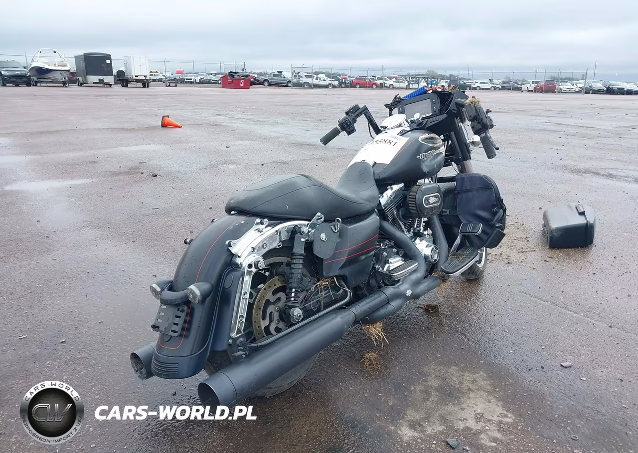 2015 Harley-Davidson Flhxs Street Glide Special VIN:1HD1KRM18FB653614 - 4