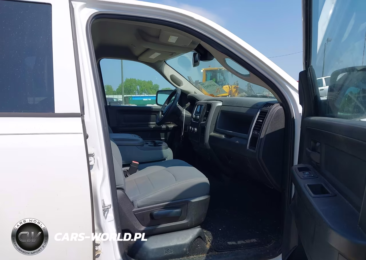 2019 Ram 1500 Classic Tradesman 4X2 6'4 Box VIN:1C6RR6FG5KS702043 - 5