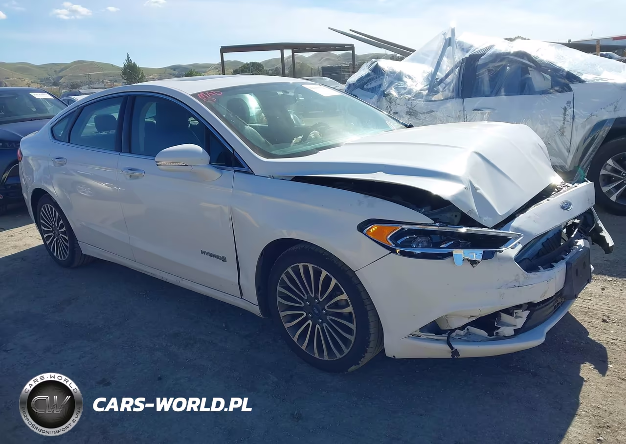 2018 Ford Fusion Hybrid Titanium – zdjęcie 1 z 16