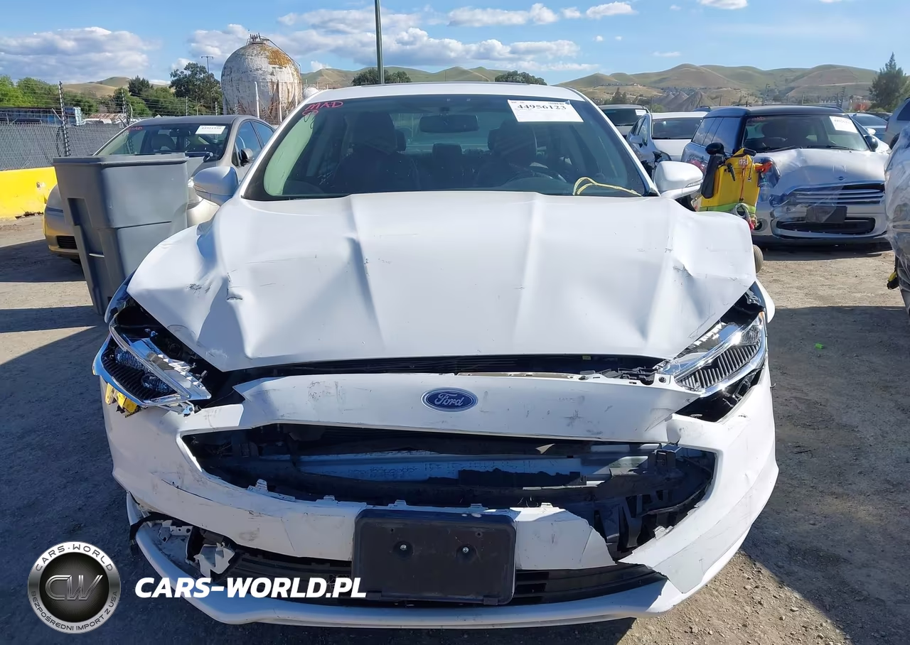 2018 Ford Fusion Hybrid Titanium VIN:3FA6P0RU3JR124671 - 12