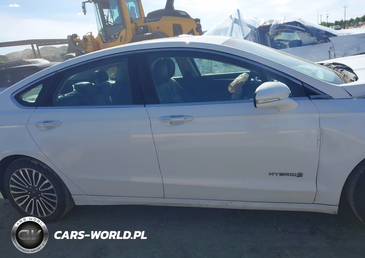 2018 Ford Fusion Hybrid Titanium VIN:3FA6P0RU3JR124671 - 13