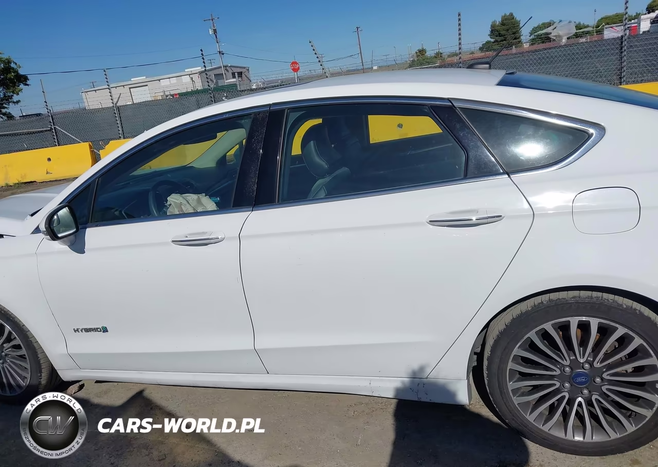2018 Ford Fusion Hybrid Titanium VIN:3FA6P0RU3JR124671 - 14