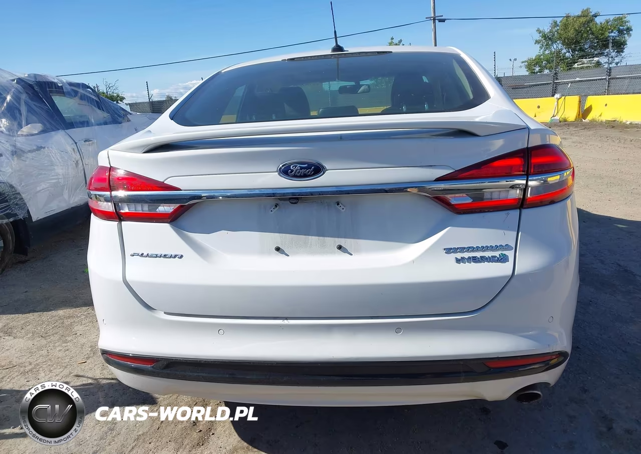 2018 Ford Fusion Hybrid Titanium VIN:3FA6P0RU3JR124671 - 16