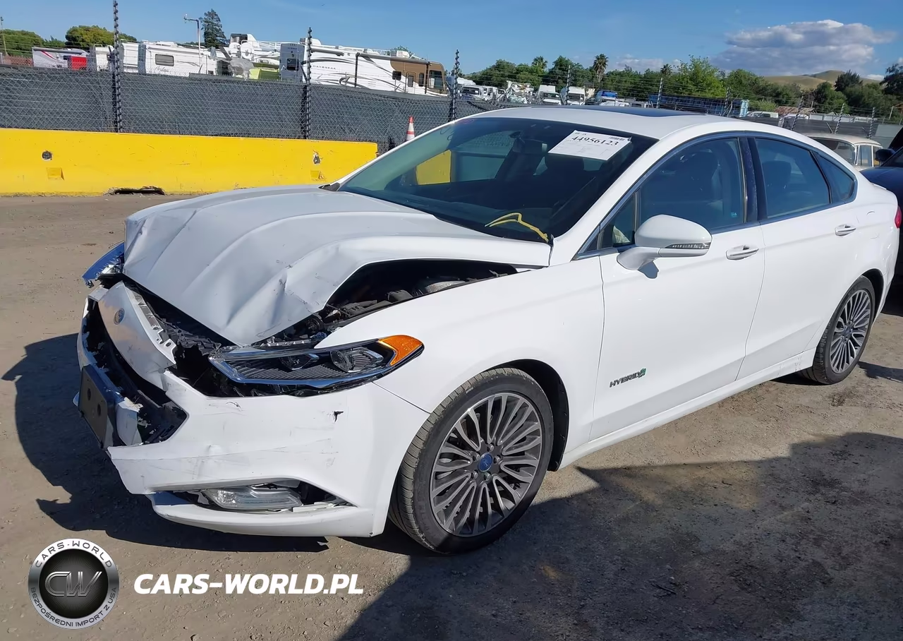 2018 Ford Fusion Hybrid Titanium VIN:3FA6P0RU3JR124671 - 2