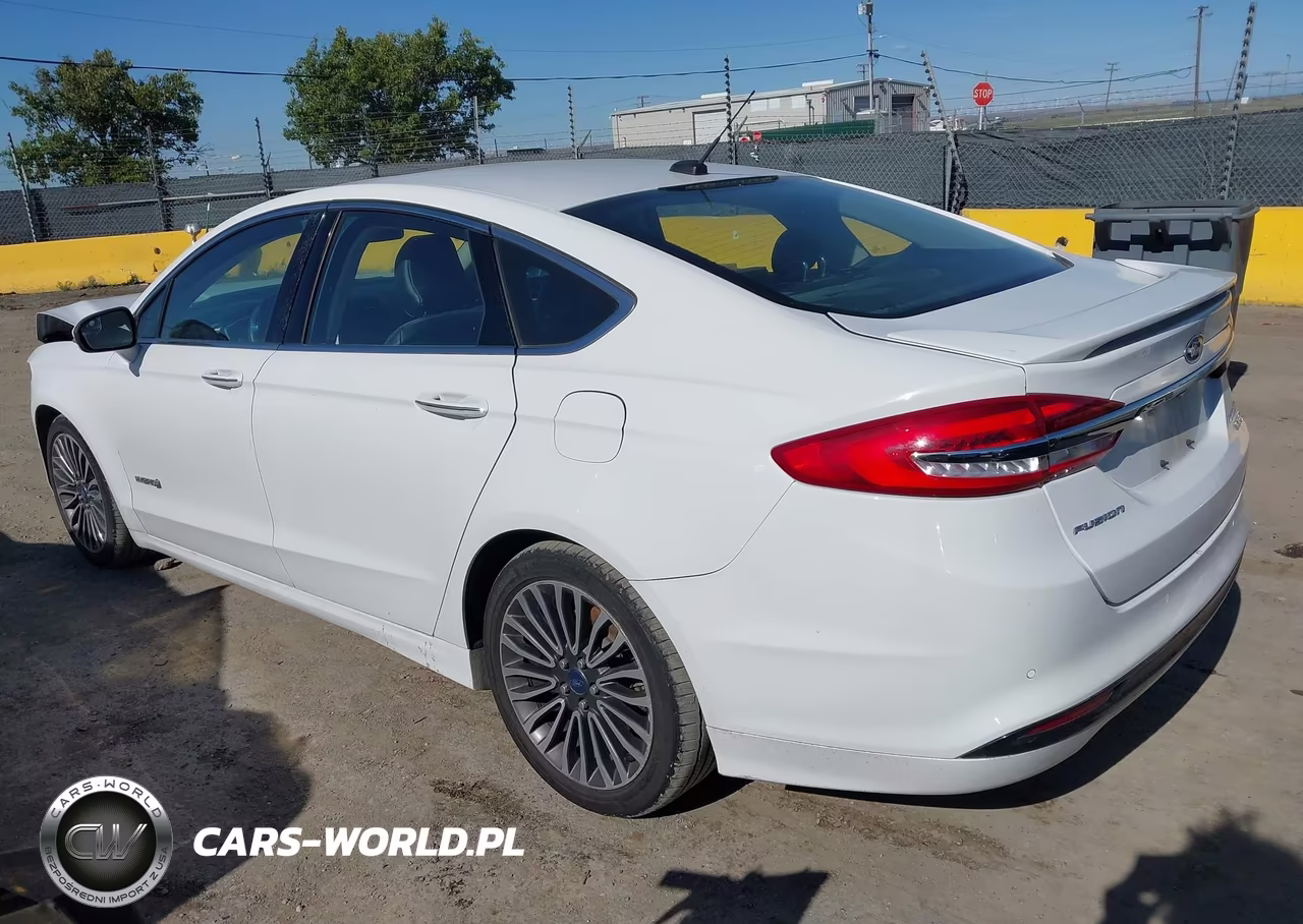 2018 Ford Fusion Hybrid Titanium VIN:3FA6P0RU3JR124671 - 3