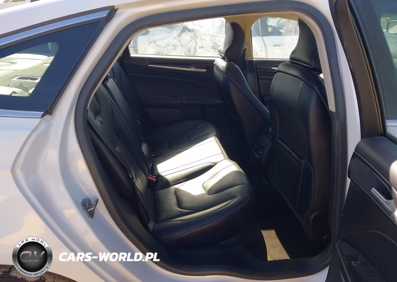 2018 Ford Fusion Hybrid Titanium VIN:3FA6P0RU3JR124671 - 8