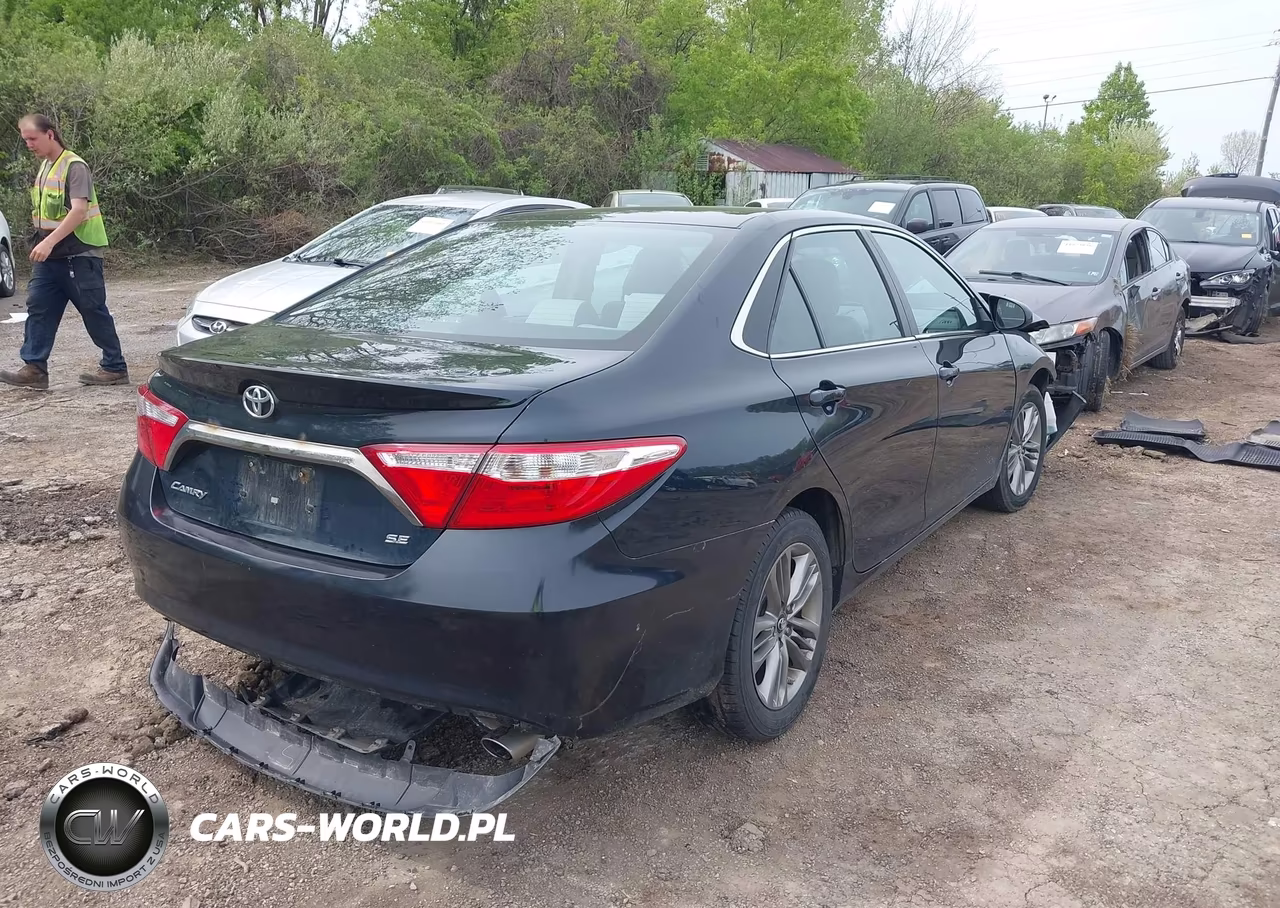 2016 Toyota Camry Se VIN:4T1BF1FK0GU251282 - 4