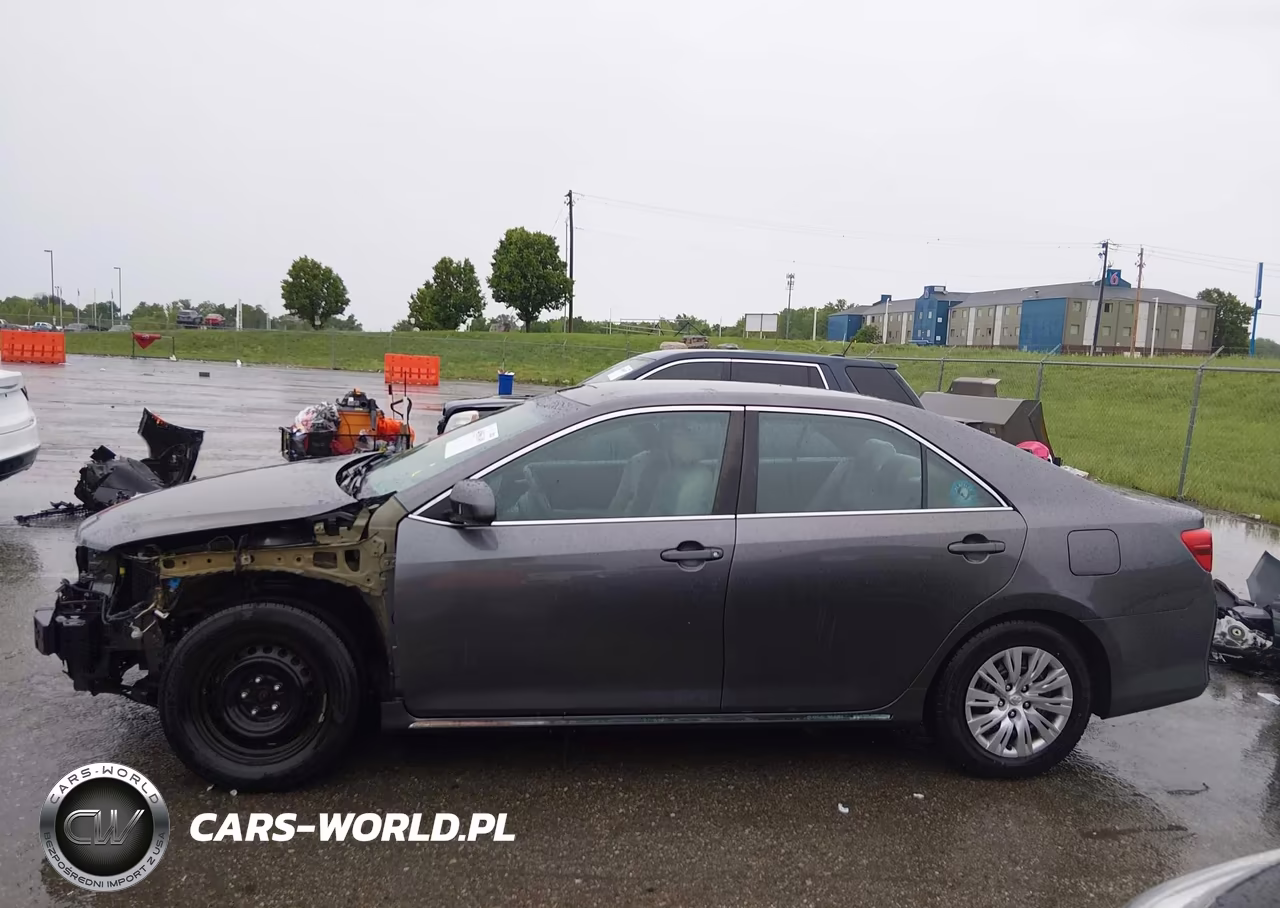 2014 Toyota Camry Le VIN:4T4BF1FK7ER431104 - 15