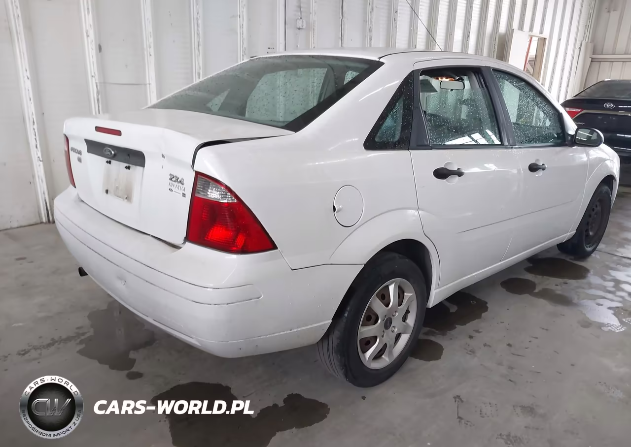 2005 Ford Focus Zx4 VIN:1FAFP34N35W258276 - 4