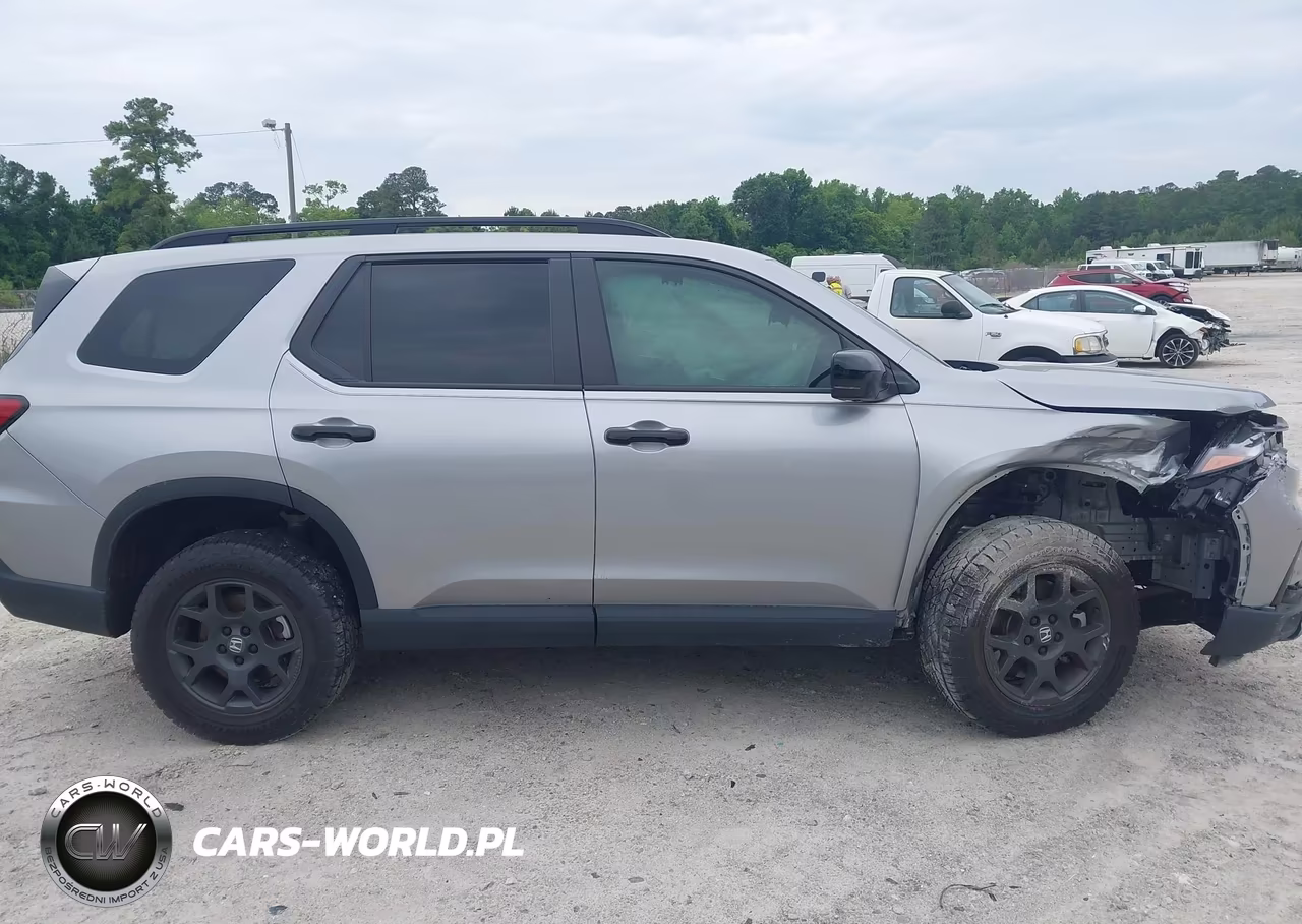2025 Honda Pilot Trailsport VIN:5FNYG1H69SB108344 - 13