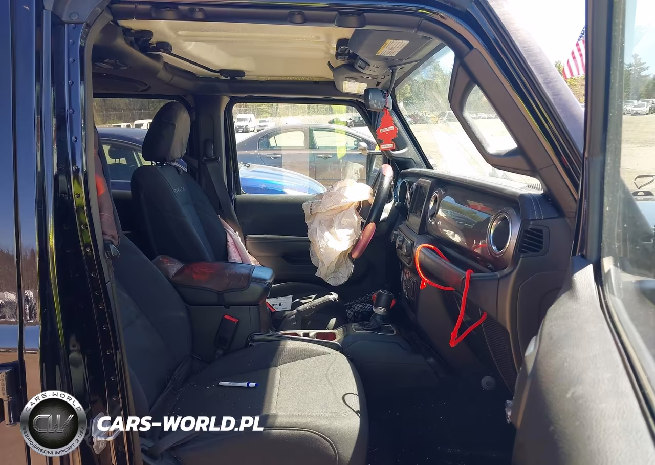 2019 Jeep Wrangler Unlimited Sahara 4X4 VIN:1C4HJXEN0KW509888 - 5